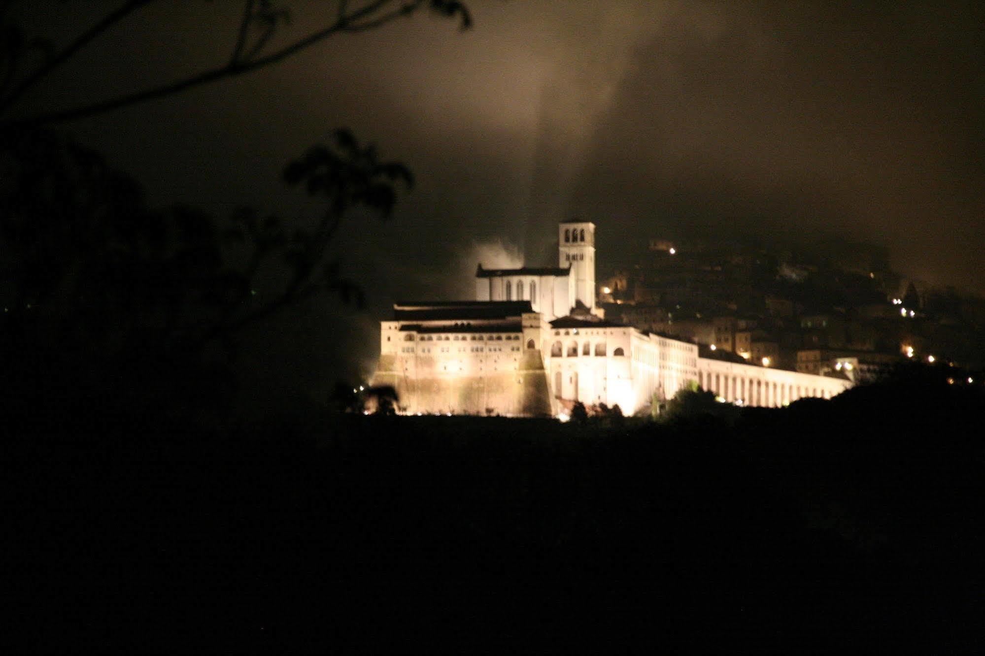 Hotel La Quiete Assisi Exteriör bild